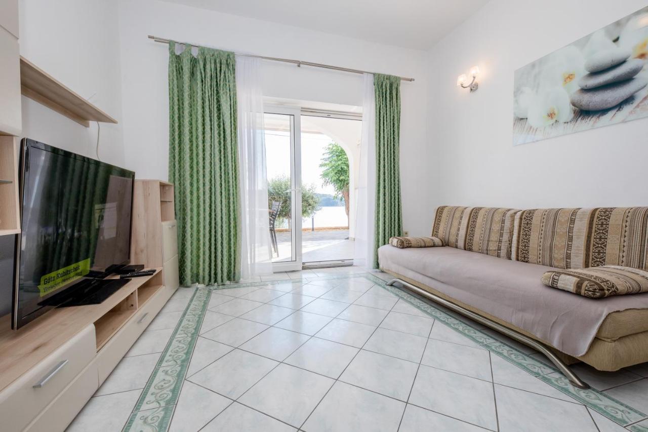 Apartments And Rooms By The Sea Supetarska Draga - Gornja, Rab - 11579 Exterior photo