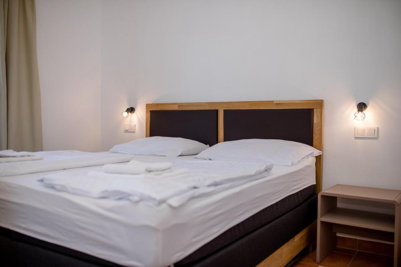 Apartments And Rooms By The Sea Supetarska Draga - Gornja, Rab - 11579 Exterior photo