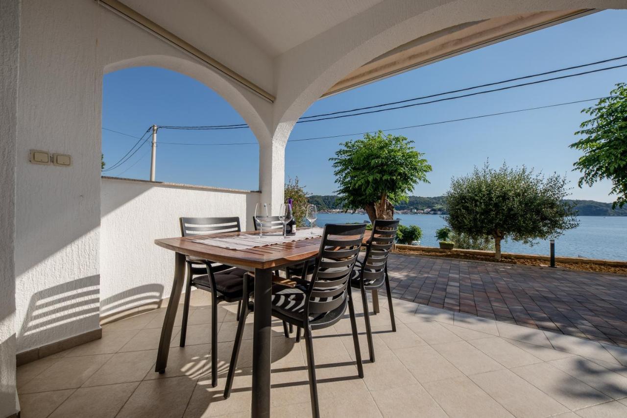 Apartments And Rooms By The Sea Supetarska Draga - Gornja, Rab - 11579 Exterior photo
