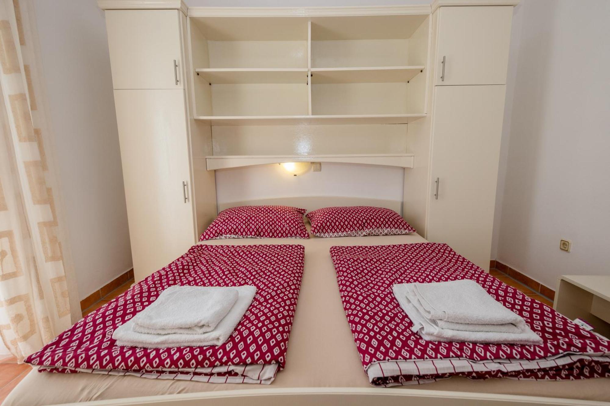 Apartments And Rooms By The Sea Supetarska Draga - Gornja, Rab - 11579 Room photo