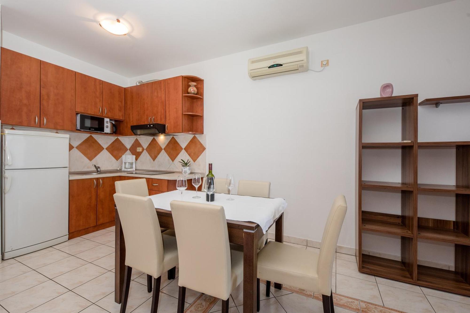 Apartments And Rooms By The Sea Supetarska Draga - Gornja, Rab - 11579 Room photo